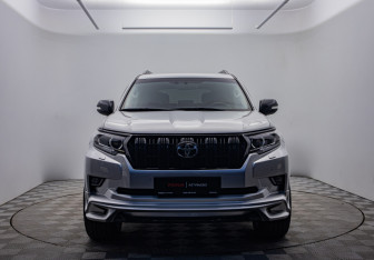 Подержанный автомобиль Toyota Land Cruiser Prado 2021 года (2 фото)