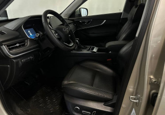 Подержанный автомобиль Chery Tiggo 8 2021 года (9 фото)