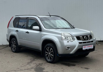Подержанный автомобиль Nissan X-Trail 2011 года (3 фото)