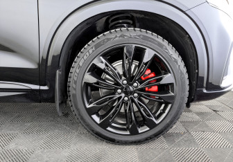 Подержанный автомобиль Geely Tugella 2024 года (18 фото)