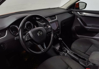 Подержанный автомобиль Skoda Octavia Wagon 2017 года (6 фото)