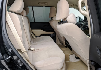 Подержанный автомобиль Toyota Land Cruiser Suv 2022 года (18 фото)