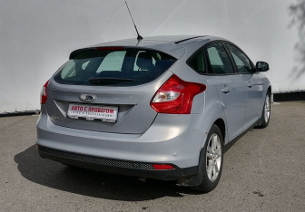 Подержанный автомобиль Ford Focus Sedan 2012 года (5 фото)
