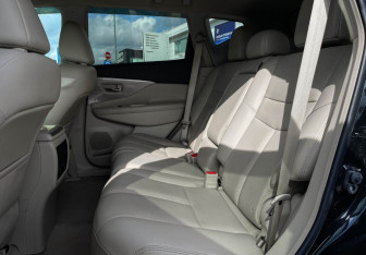 Подержанный автомобиль Nissan Murano Suv 2016 года (10 фото)