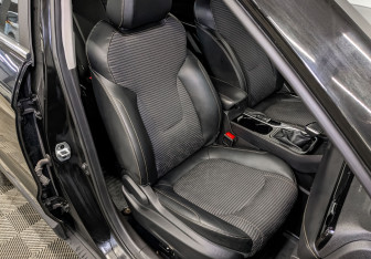 Подержанный автомобиль Москвич 3 2023 года (23 фото)