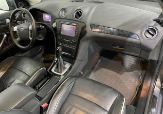 Подержанный автомобиль Ford Mondeo Sedan 2011 года (10 фото)