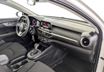 Подержанный автомобиль Kia Cerato Sedan 2020 года (11 фото)