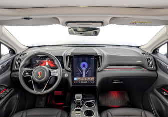 Подержанный автомобиль Hongqi HS3 2024 года (15 фото)