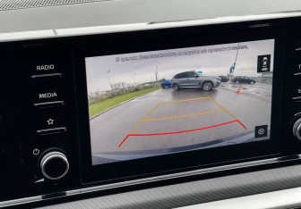 Подержанный автомобиль Kia K5 2020 года (17 фото)