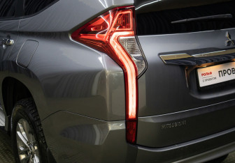 Подержанный автомобиль Mitsubishi Pajero Sport 2019 года (21 фото)