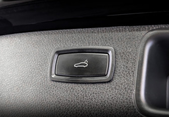 Подержанный автомобиль Porsche Macan 2015 года (26 фото)