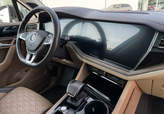 Подержанный автомобиль Volkswagen Touareg 2019 года (9 фото)