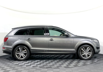 Подержанный автомобиль Audi Q7 2009 года (4 фото)