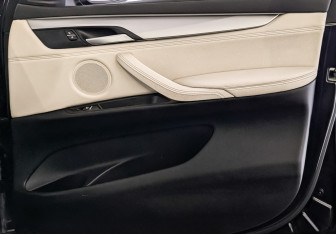 Подержанный автомобиль BMW X6 2015 года (25 фото)