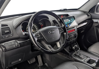Подержанный автомобиль Kia Sorento 2019 года (15 фото)