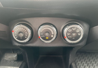 Подержанный автомобиль Citroen C-Crosser 2011 года (16 фото)