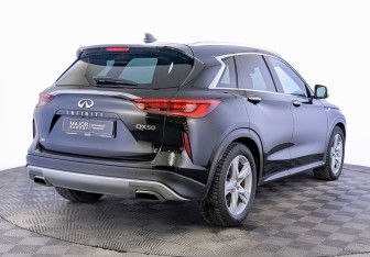 Подержанный автомобиль Infiniti QX50 2021 года (5 фото)