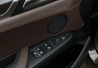 Подержанный автомобиль BMW X4 2014 года (20 фото)