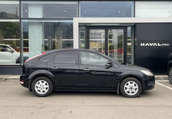 Подержанный автомобиль Ford Focus Hatchback 2010 года (4 фото)
