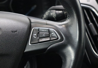 Подержанный автомобиль Ford Focus Hatchback 2017 года (17 фото)