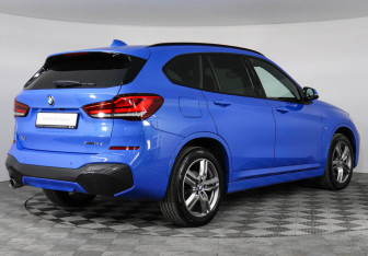 Подержанный автомобиль BMW X1 2020 года (2 фото)