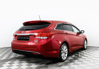 Подержанный автомобиль Hyundai i40 Wagon 2012 года (3 фото)