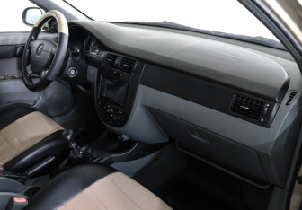 Подержанный автомобиль Chevrolet Lacetti Sedan 2007 года (10 фото)