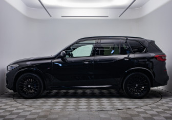 Подержанный автомобиль BMW X5 2020 года (2 фото)