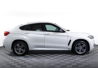 Подержанный автомобиль BMW X6 2018 года (4 фото)