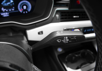 Подержанный автомобиль Audi A4 Sedan 2021 года (17 фото)