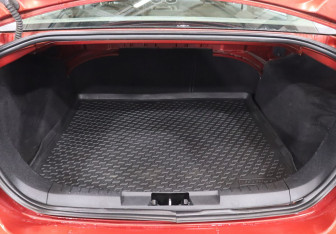 Подержанный автомобиль Ford Focus Sedan 2009 года (21 фото)