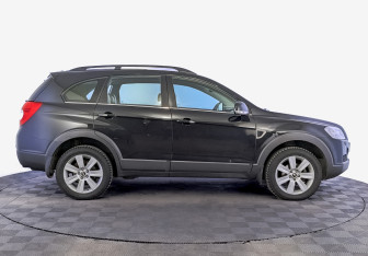 Подержанный автомобиль Chevrolet Captiva 2011 года (4 фото)