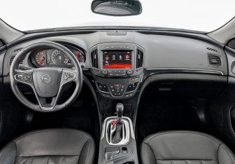 Подержанный автомобиль Opel Insignia Sedan 2014 года (14 фото)