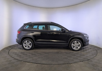 Подержанный автомобиль Skoda Karoq 2020 года (4 фото)