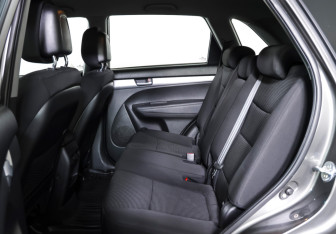 Подержанный автомобиль Kia Sorento 2013 года (11 фото)