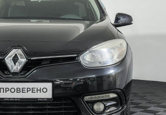 Подержанный автомобиль Renault Fluence 2013 года (15 фото)