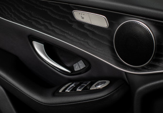 Подержанный автомобиль Mercedes-Benz GLC Coupe 2017 года (16 фото)