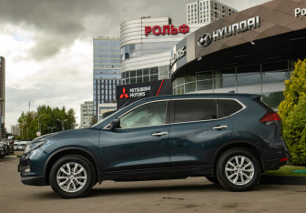Подержанный автомобиль Nissan X-Trail 2021 года (6 фото)