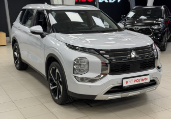 Новый Mitsubishi Outlander 2023 (2 фото)