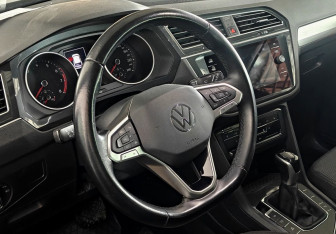 Подержанный автомобиль Volkswagen Tiguan 2021 года (12 фото)