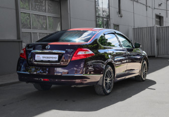 Подержанный автомобиль Nissan Teana 2011 года (4 фото)