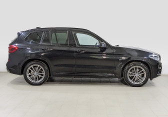 Подержанный автомобиль BMW X3 2020 года (4 фото)