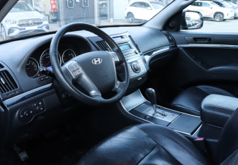 Подержанный автомобиль Hyundai ix55 2010 года (13 фото)