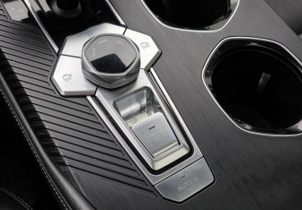 Подержанный автомобиль Changan UNI-K 2024 года (16 фото)