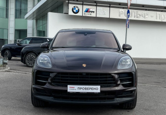 Подержанный автомобиль Porsche Macan 2021 года (2 фото)
