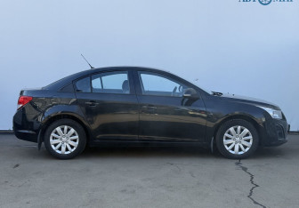 Подержанный автомобиль Chevrolet Cruze Sedan 2014 года (4 фото)