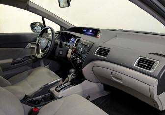 Подержанный автомобиль Honda Civic Sedan 2013 года (11 фото)