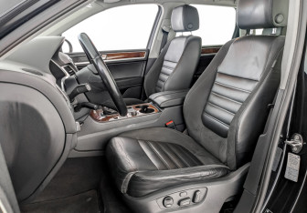 Подержанный автомобиль Volkswagen Touareg 2011 года (20 фото)