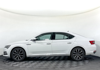 Новый Skoda Superb Liftback 2025 (10 фото)