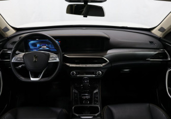 Подержанный автомобиль FAW Bestune T77 2022 года (14 фото)